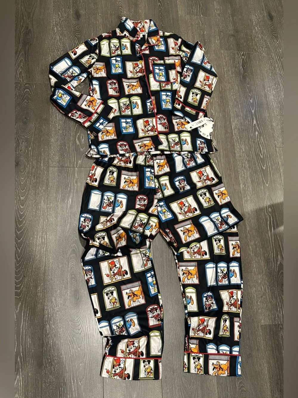 Disney Black Multicolor Cartoon Window Print Kids Pajama Set